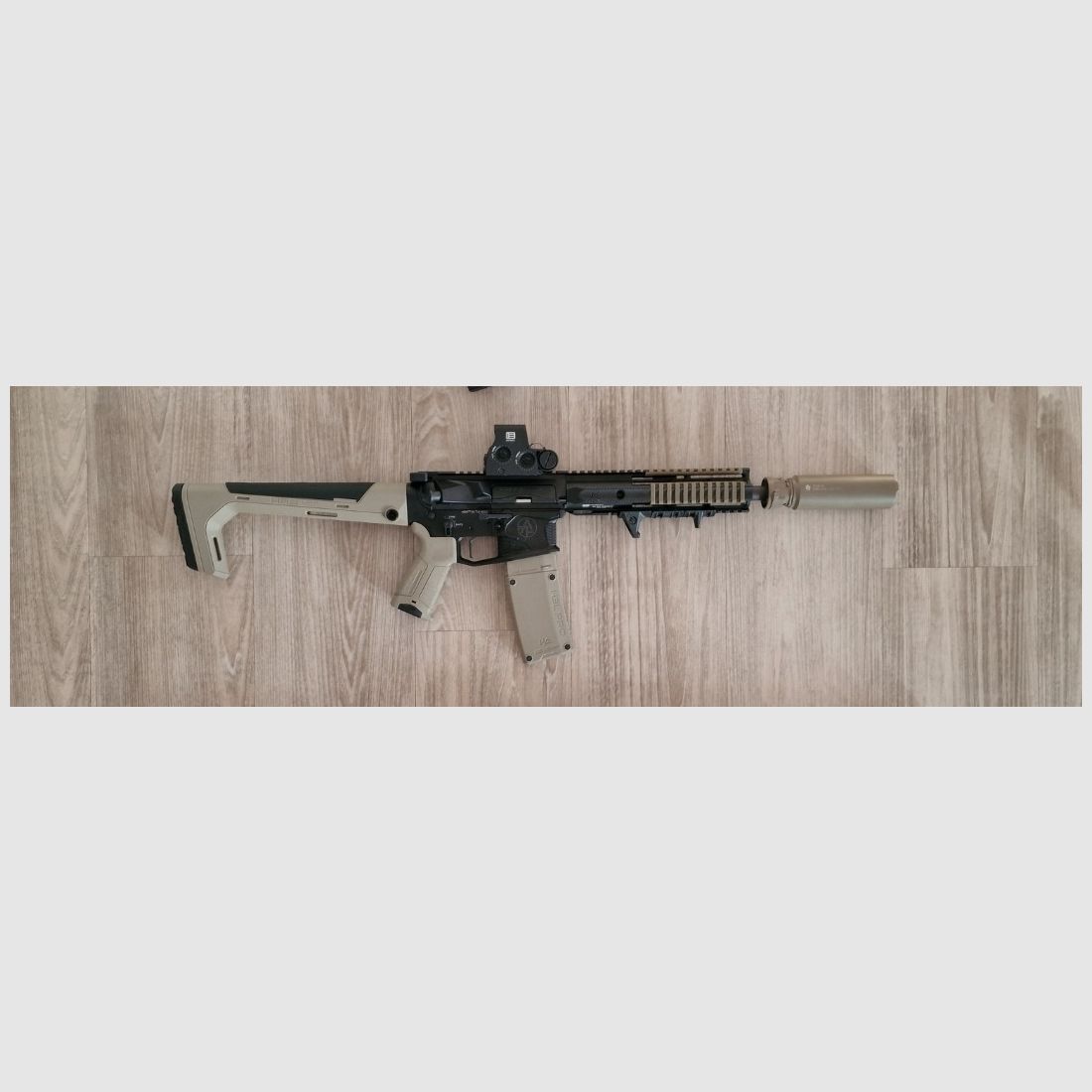 Hera 15th mit Eotech XPS 2 300blk, Schalldämpfer