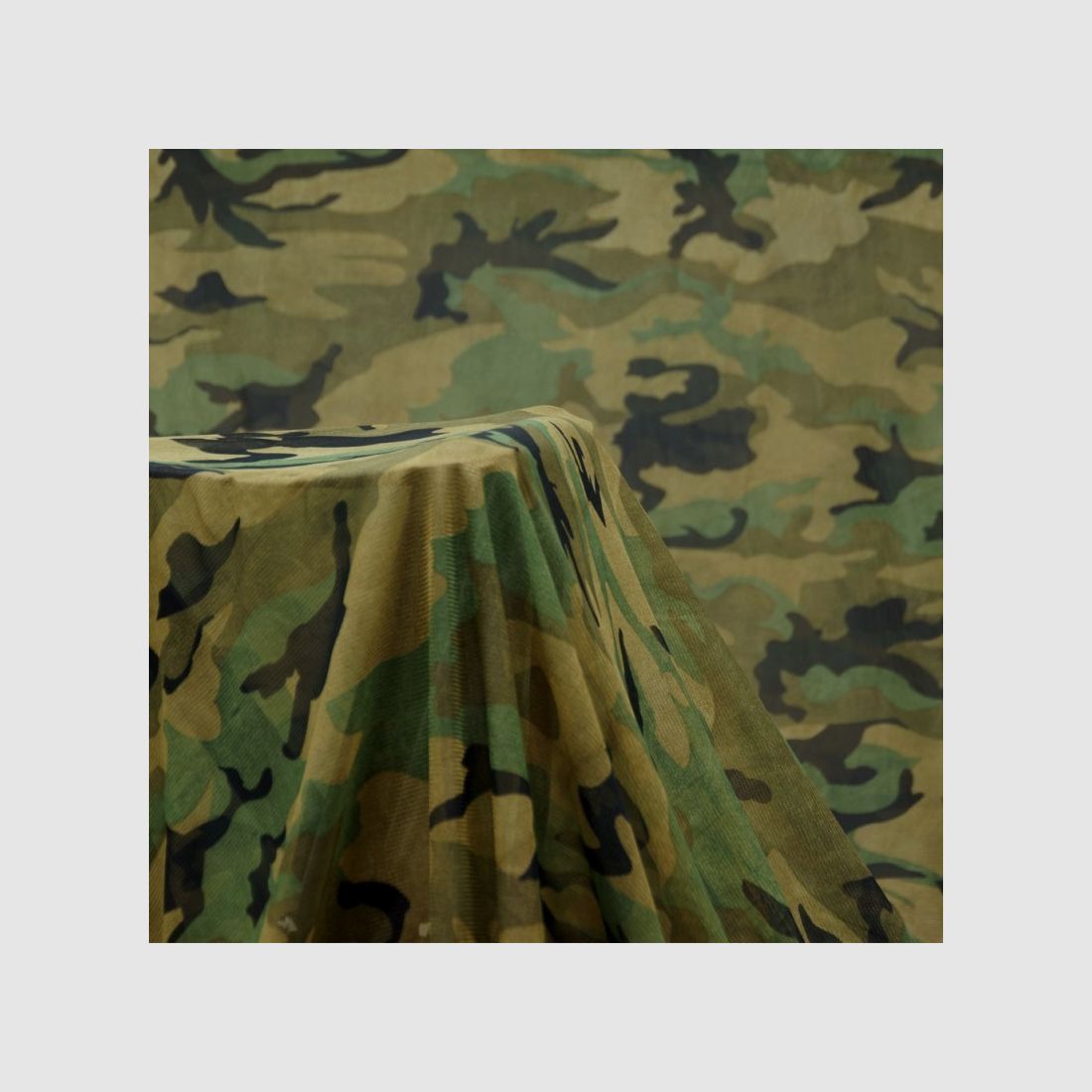 Arcea-Tuch Olivgrün Camouflage, Bild 3 von 3