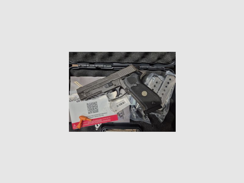 Sig Sauer P220 Legion Gray .45 ACP