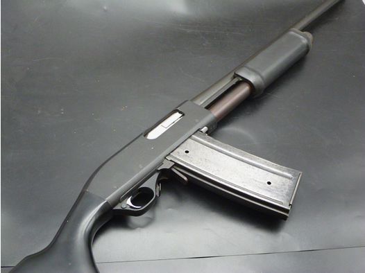 FUSIL A POMPE VALTRO – MOD. PM5M – CAL 12/76 – CHARGEUR 7 CPS (OCCASION)