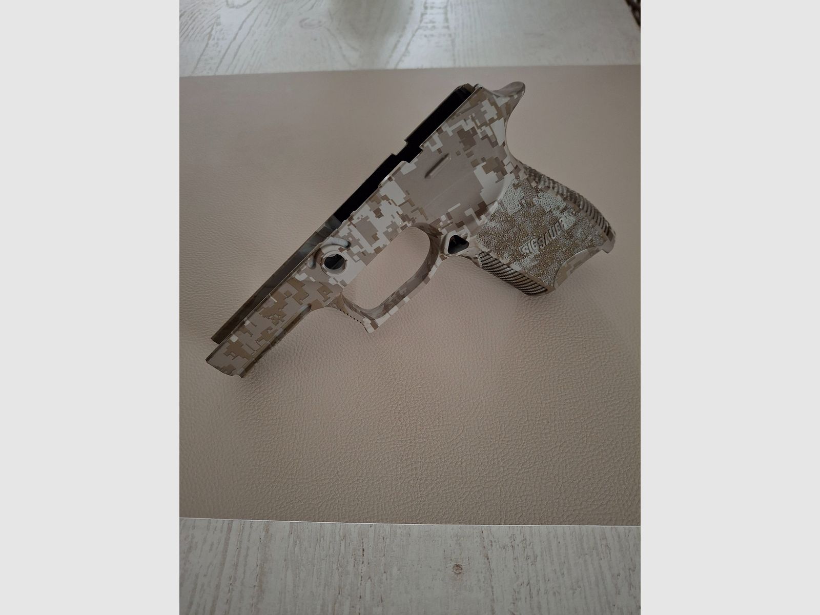 Oryginalny chwyt do Sig Sauer P250/P320 Camo, zdjęcie 1 z 8