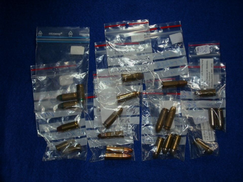 Lot de munitions pour armes de poing