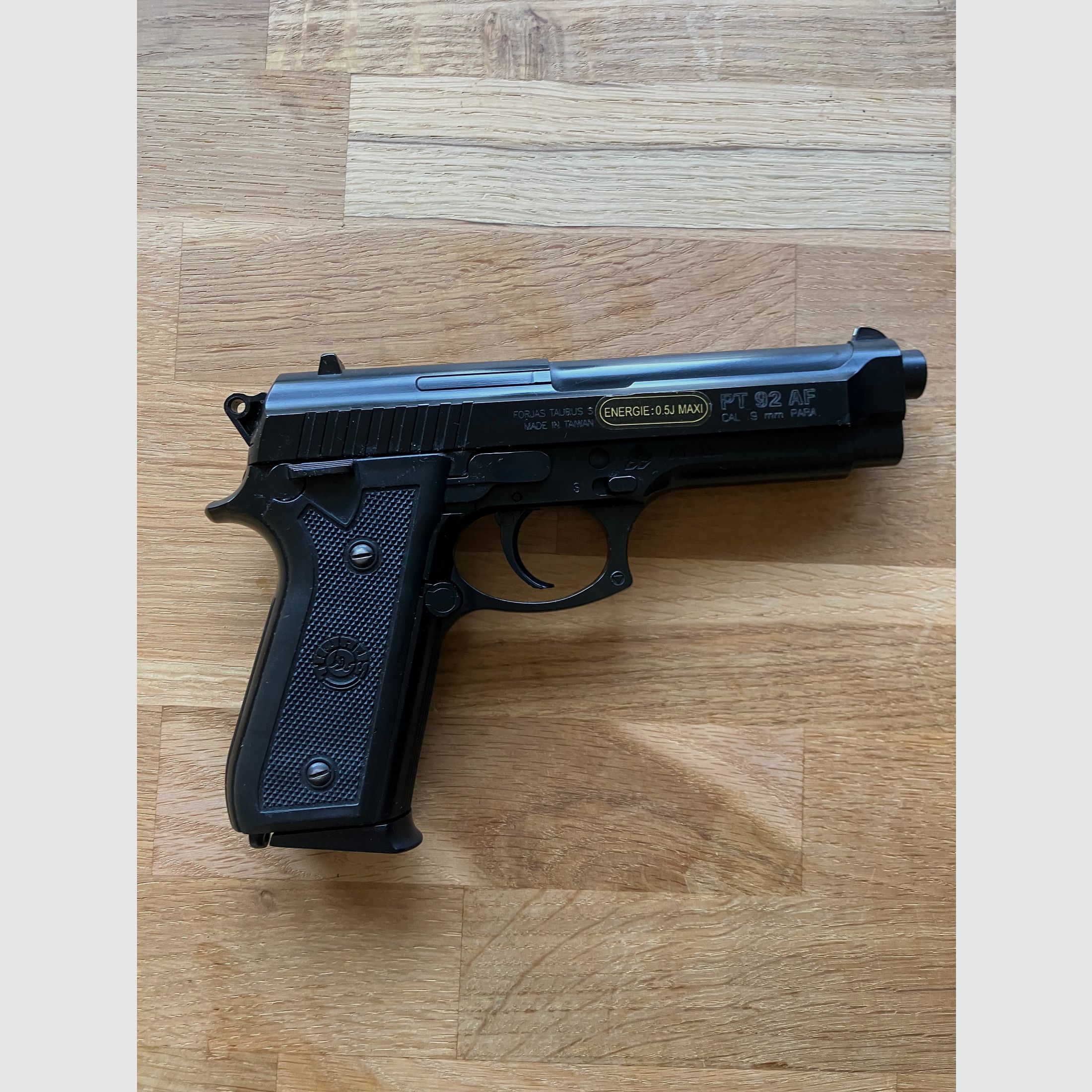 Softair Forjas Taurus PT 92 AF