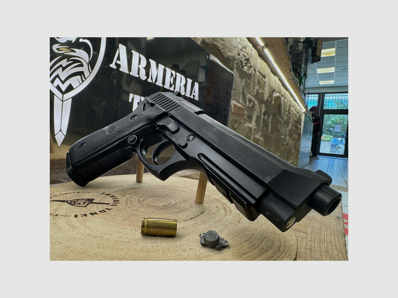 UŻYWANY – PISTOLET – TAURUS MOD. PT 92 AF kal. 9×21, zdjęcie 4 z 5