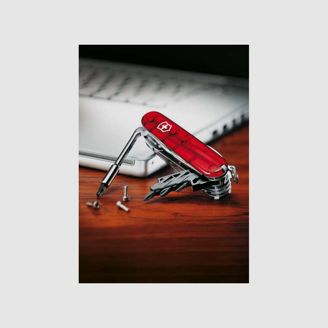 Victorinox CyberTool M Taschenmesser, rot transparent, 32 Funktionen