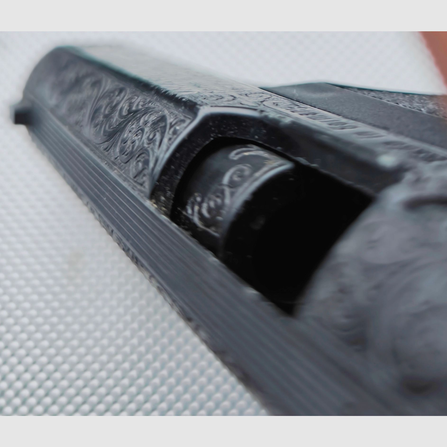 ⚠️ Atención coleccionistas Vitrine Stűck, Hackler & Koch Mod. SP9-con grabado - Visual y funcionalmente en estado impecable, como nuevo y apenas disparado y como pistola SRS de gas/tiro de salva calibre 9mmPAK ¡casi imposible de encontrar!