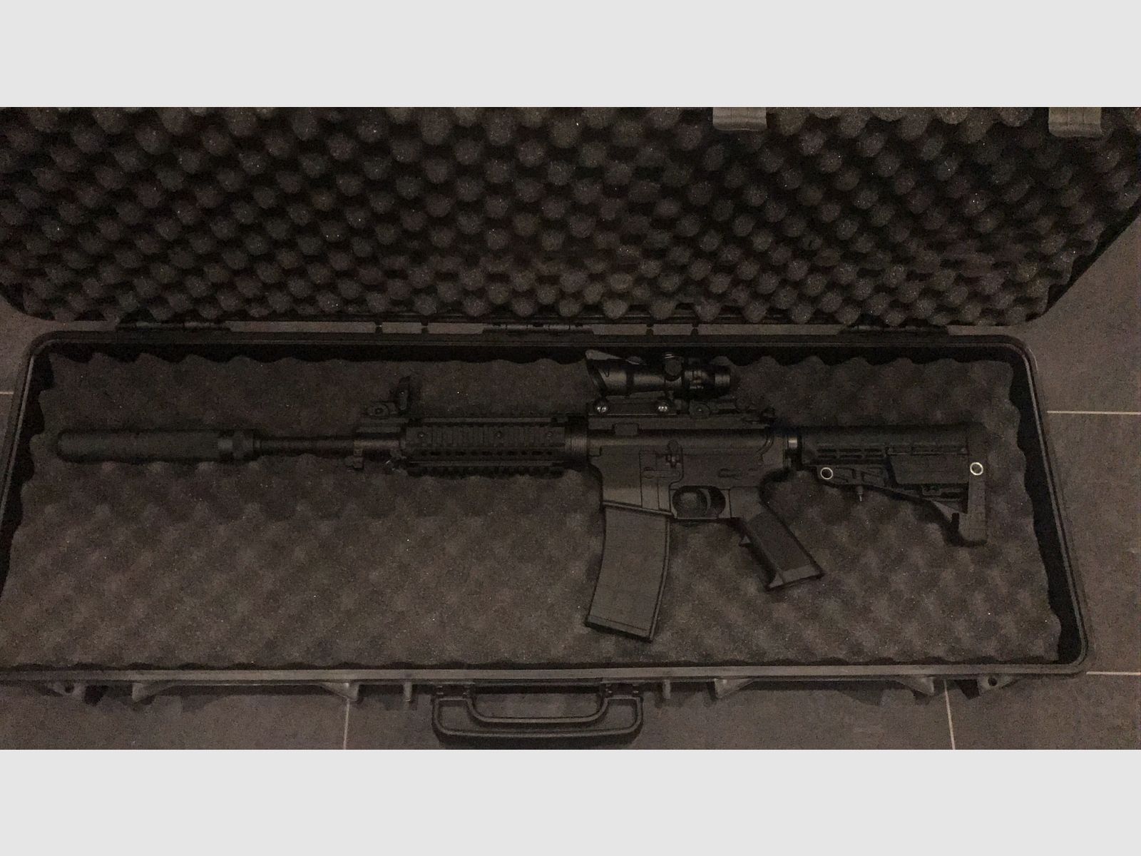 Tippmann M4  V1  CO2 6mm NEU!