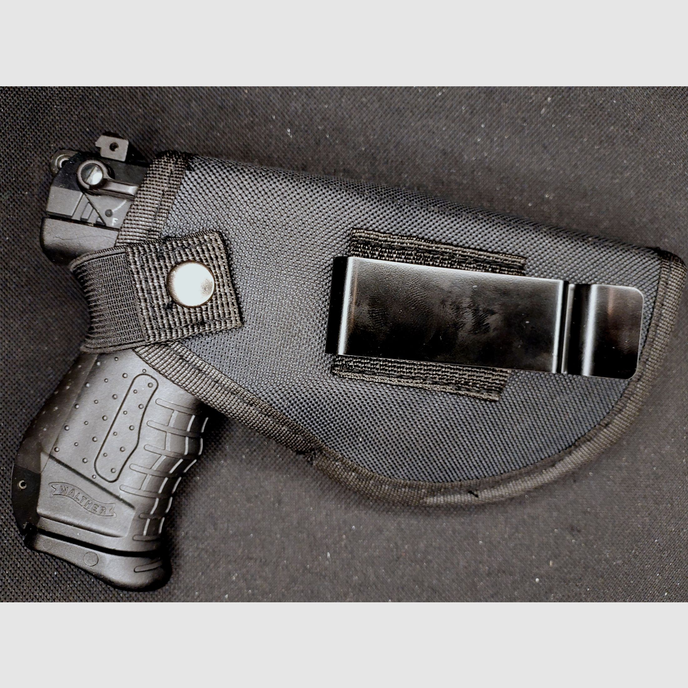Pistolet d'alarme Walther P22 9 mm P.A.K. PTB 778 noir P 22 avec holster