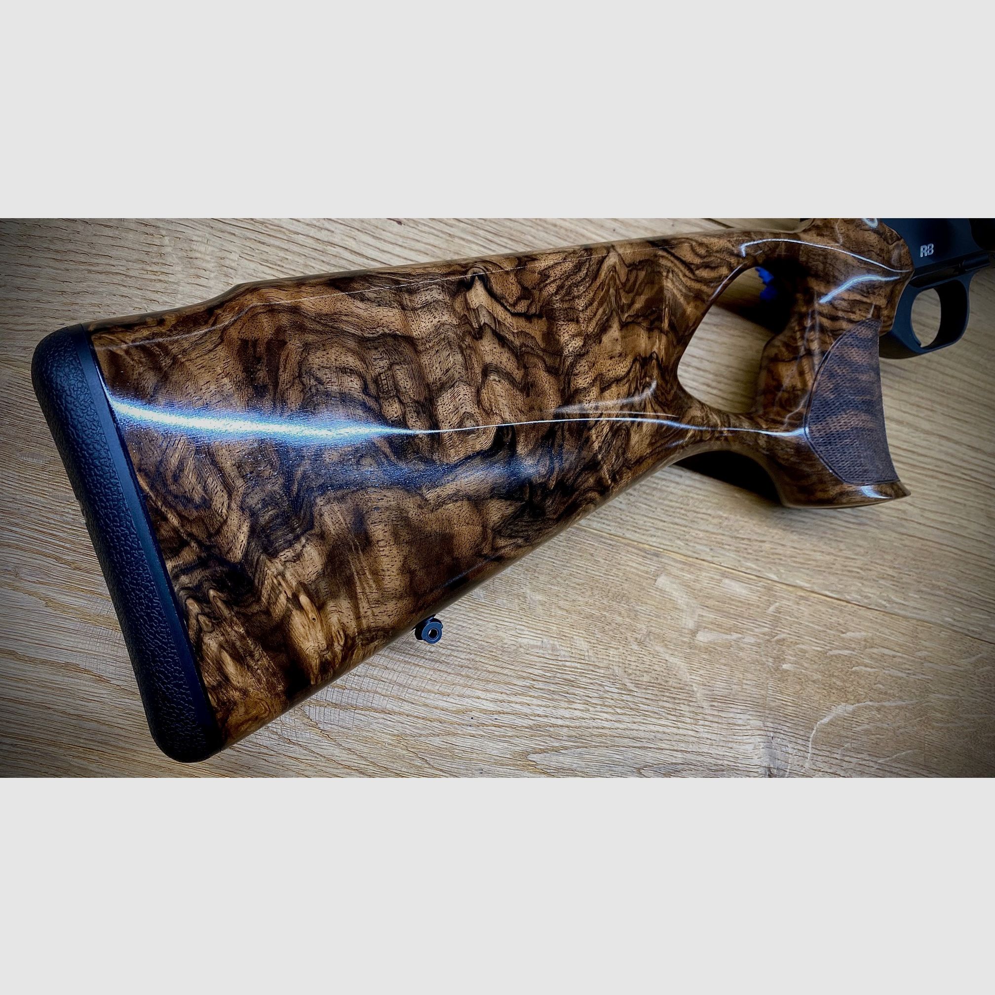 Blaser R8 Success / Wood class 9 / caliber and barrel length of your choice / absolute DREAM WEAPON