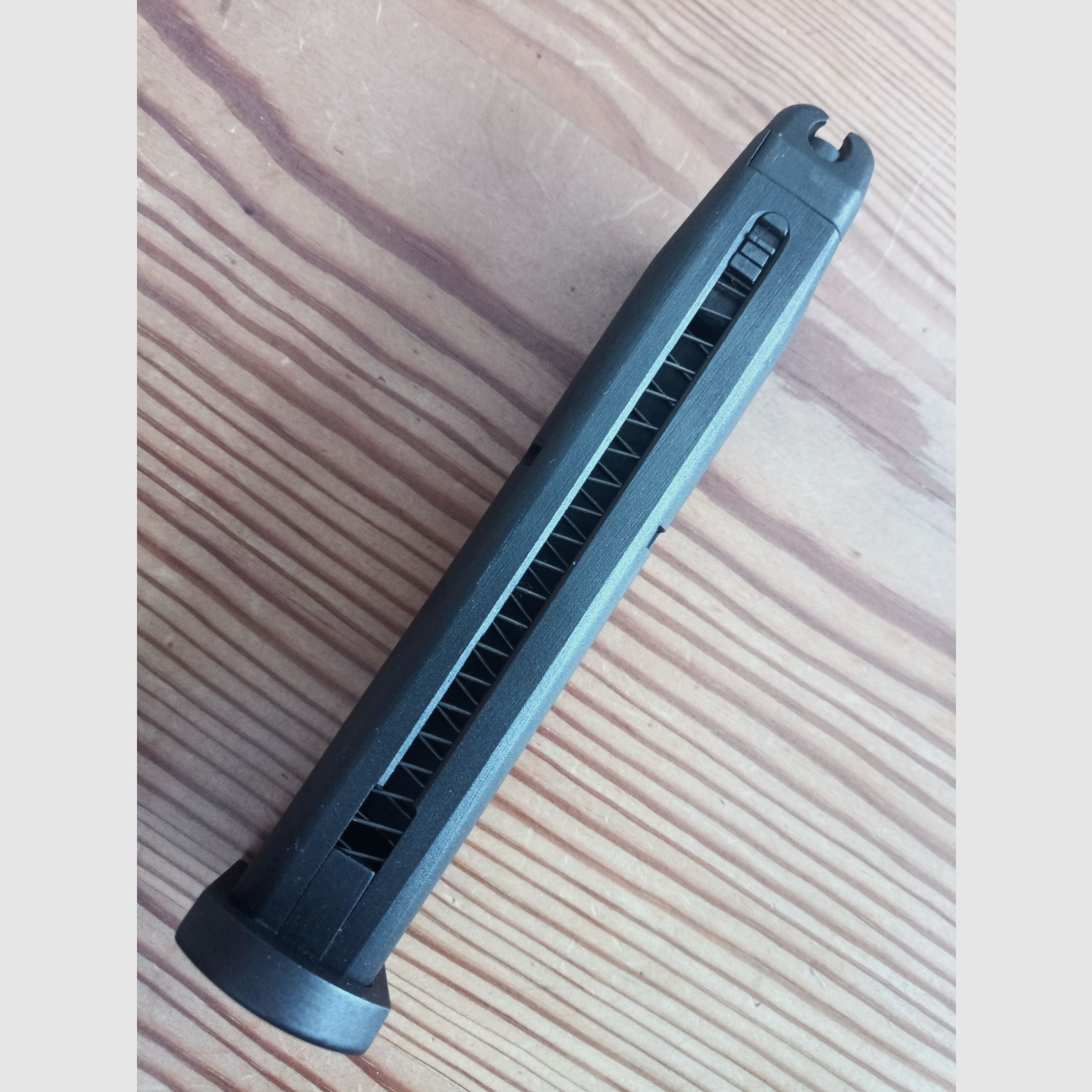 Vervangmagazijn voor UMAREX / KWA Beretta M9 Gas Blowback Airsoftpistool