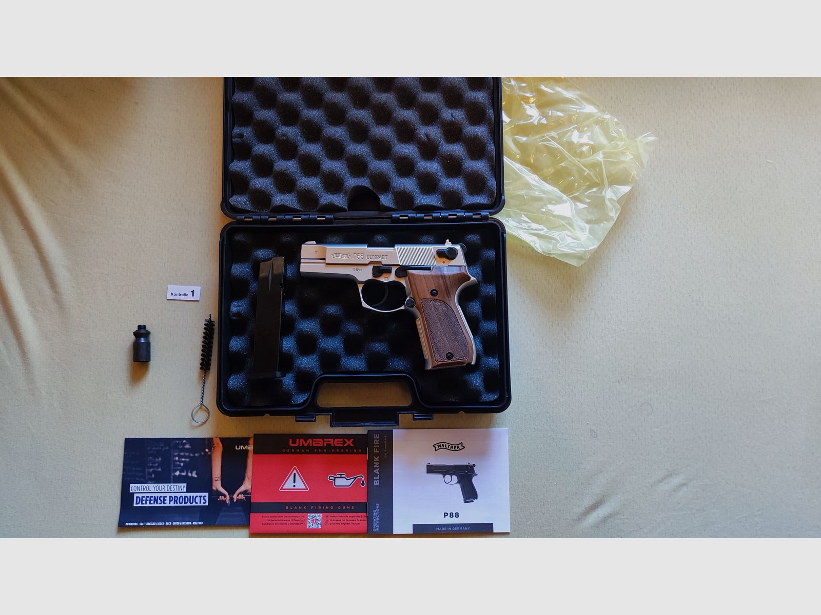 Walther P88 Compact Nickel-Holz 9 mm PAK SRS Waffe