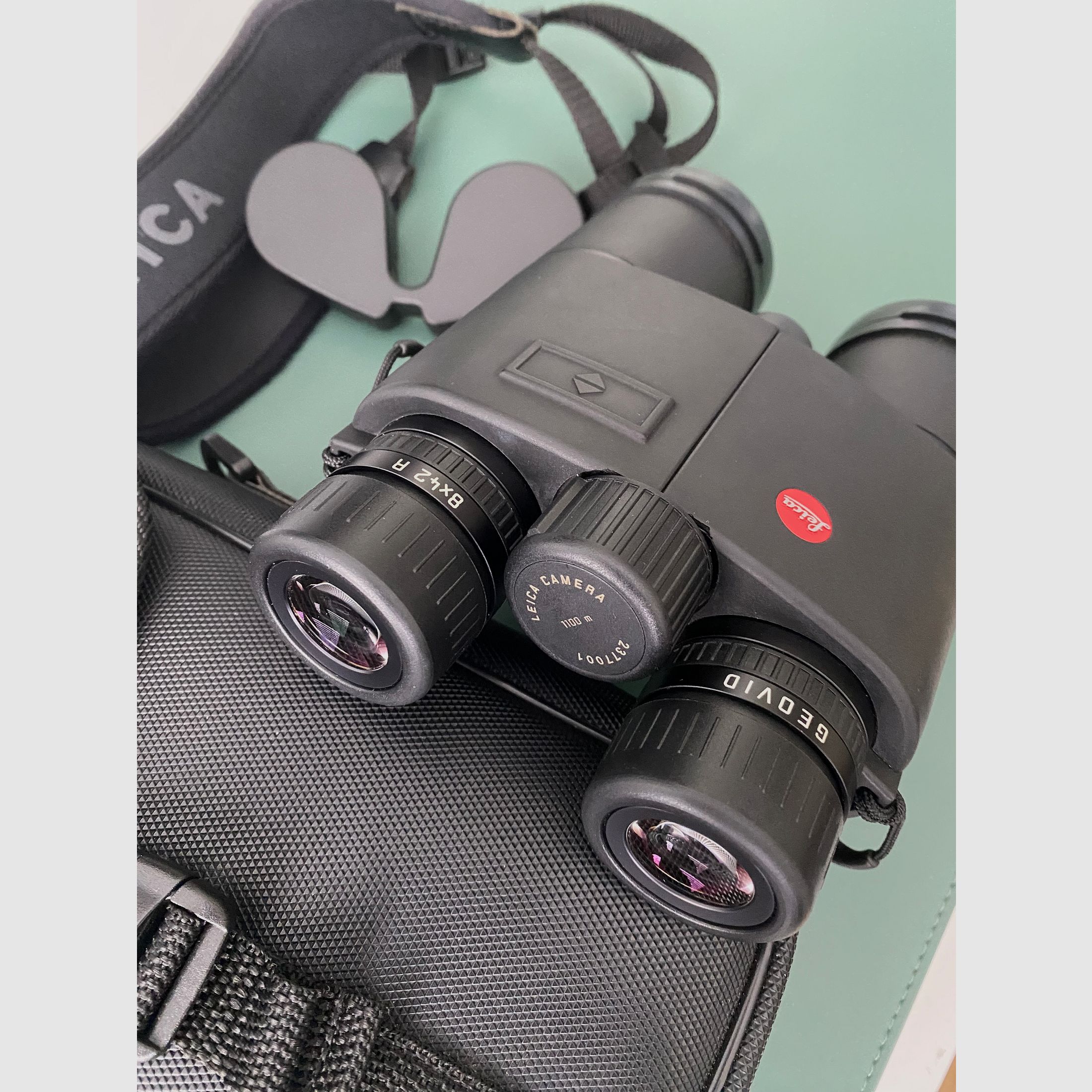 Leica Geovid 8x42 R Fernglas mit Entfernungsmesser