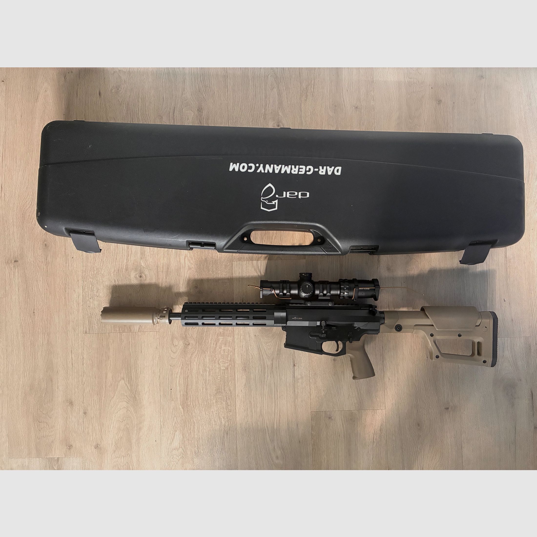 DAR Germany DAR-10 Short Hunter con accesorios