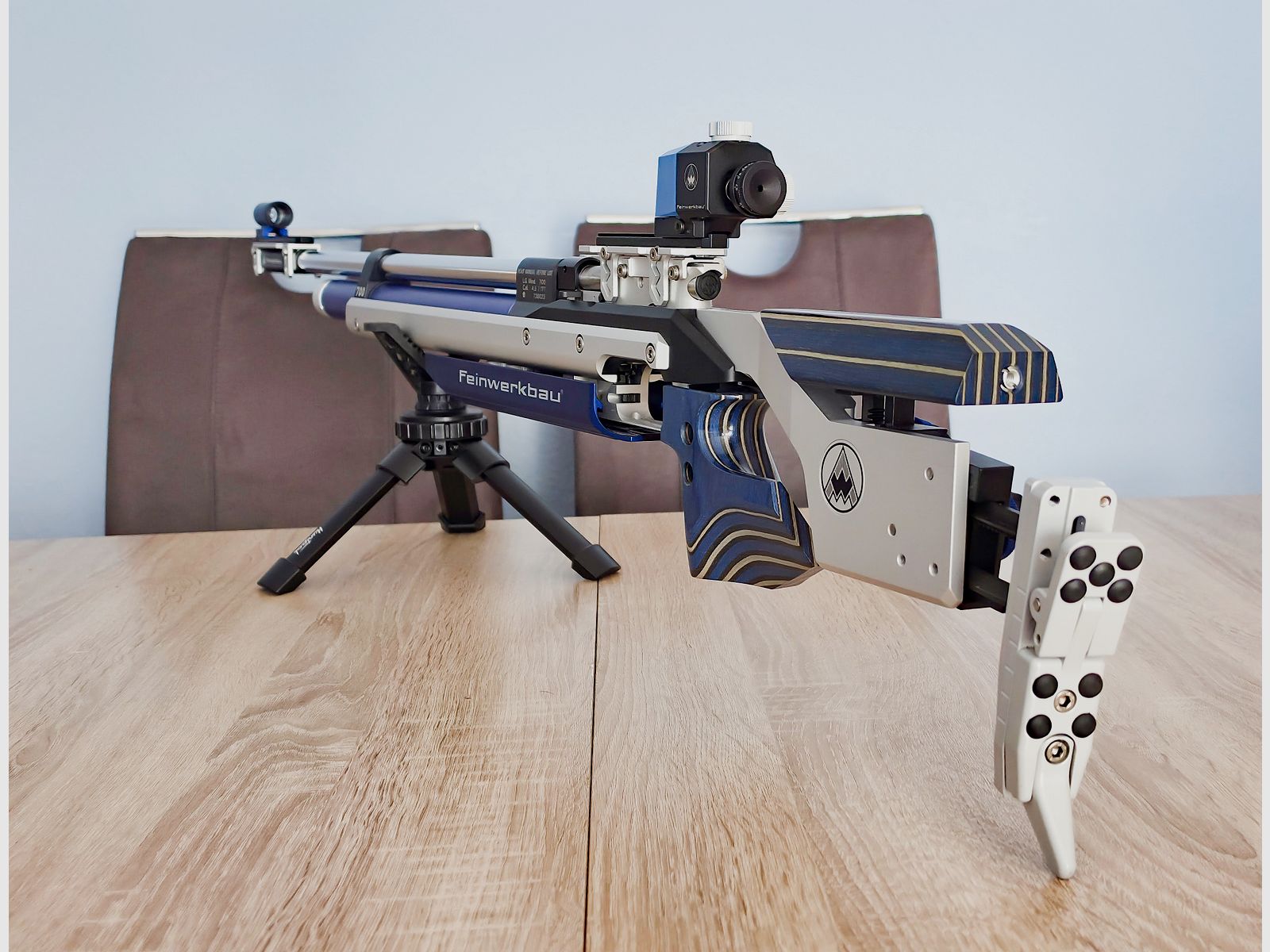 Feinwerkbau 700 Alu Matchluftgewehr – Komplettset z amunicją meczową i bogatym wyposażeniem