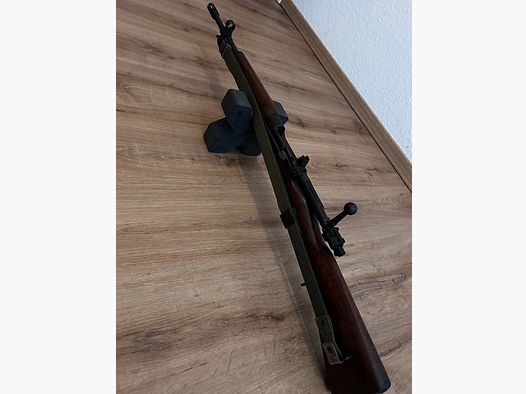 La Caruna Fr 8 / Cal .308 Win. / número coincidente / Correa original / 5 disparos, cargador integrado