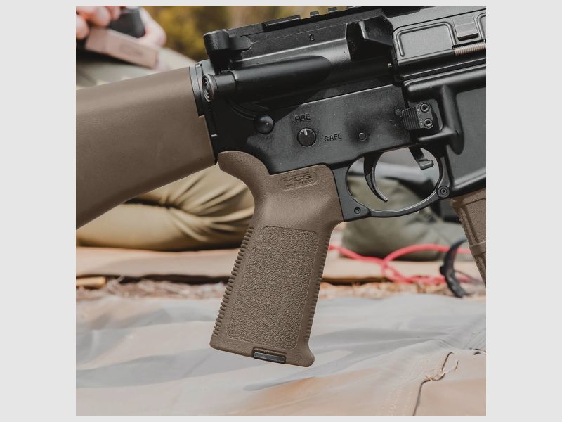 MOE Pistolengriff AR15 Coyote, Bild 3 von 3