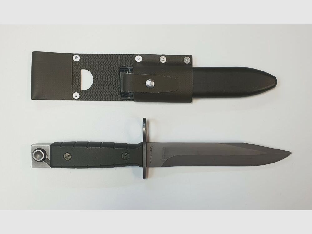 Swiss ordinance bayonet, SIG PE90/Stgw 90 with belt hook, image 1 of 5