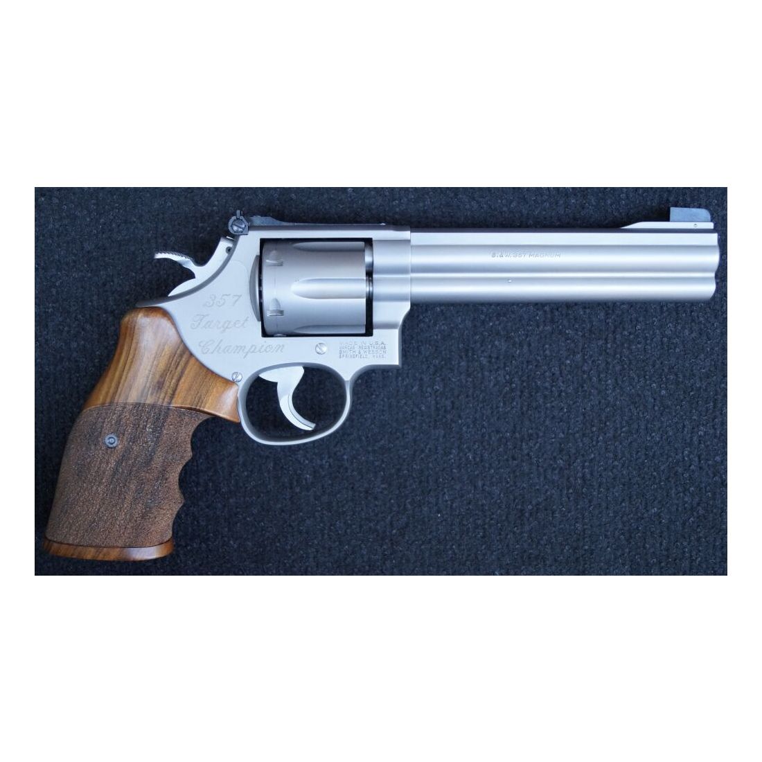 Smith & Wesson	 686 - 4  Target Champion