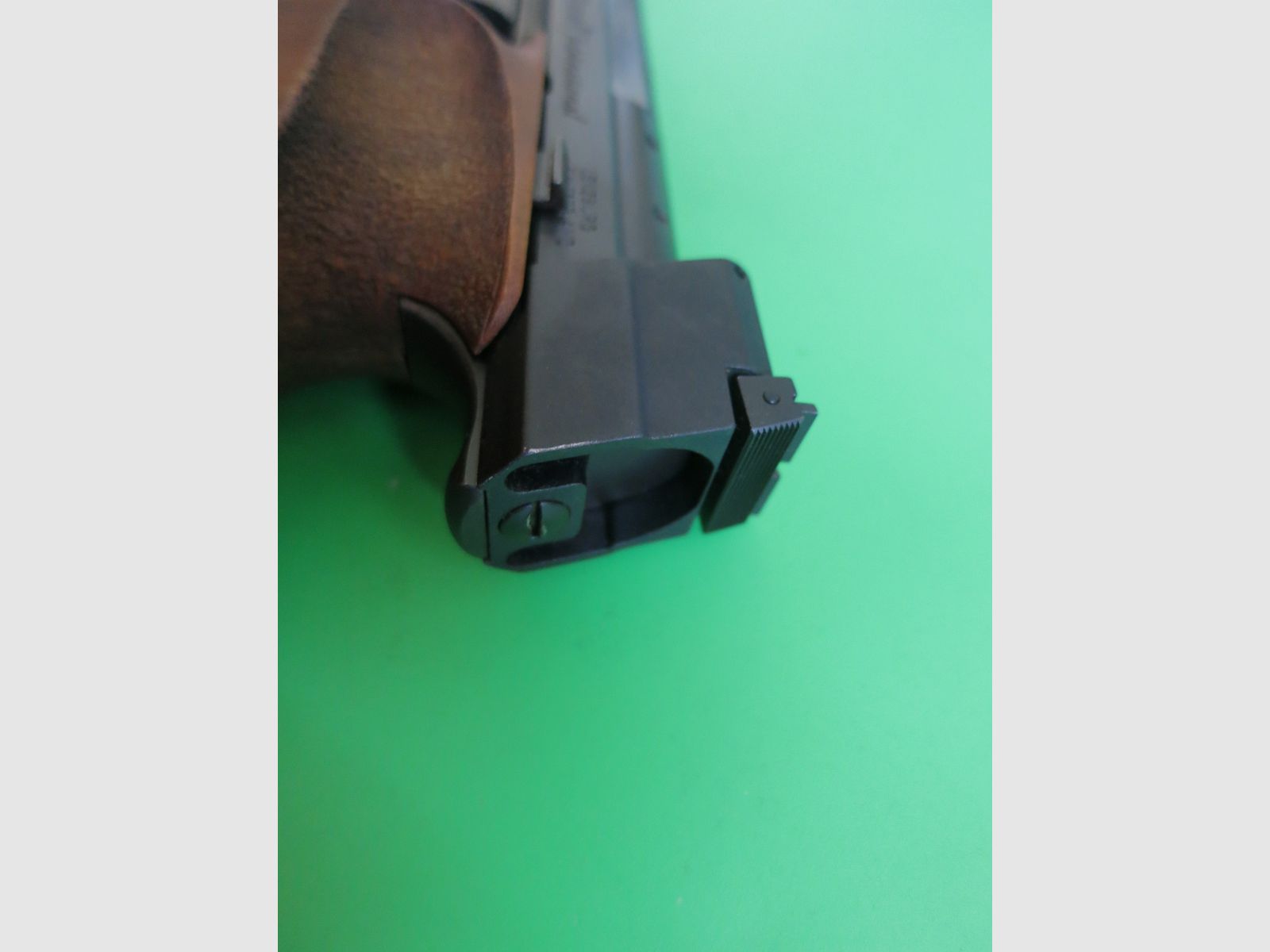 Hämmerli International 208, beste schweizer Ziel- Sportpistole, .22lr +Laufgewicht +NILL-Sportgriff      #49