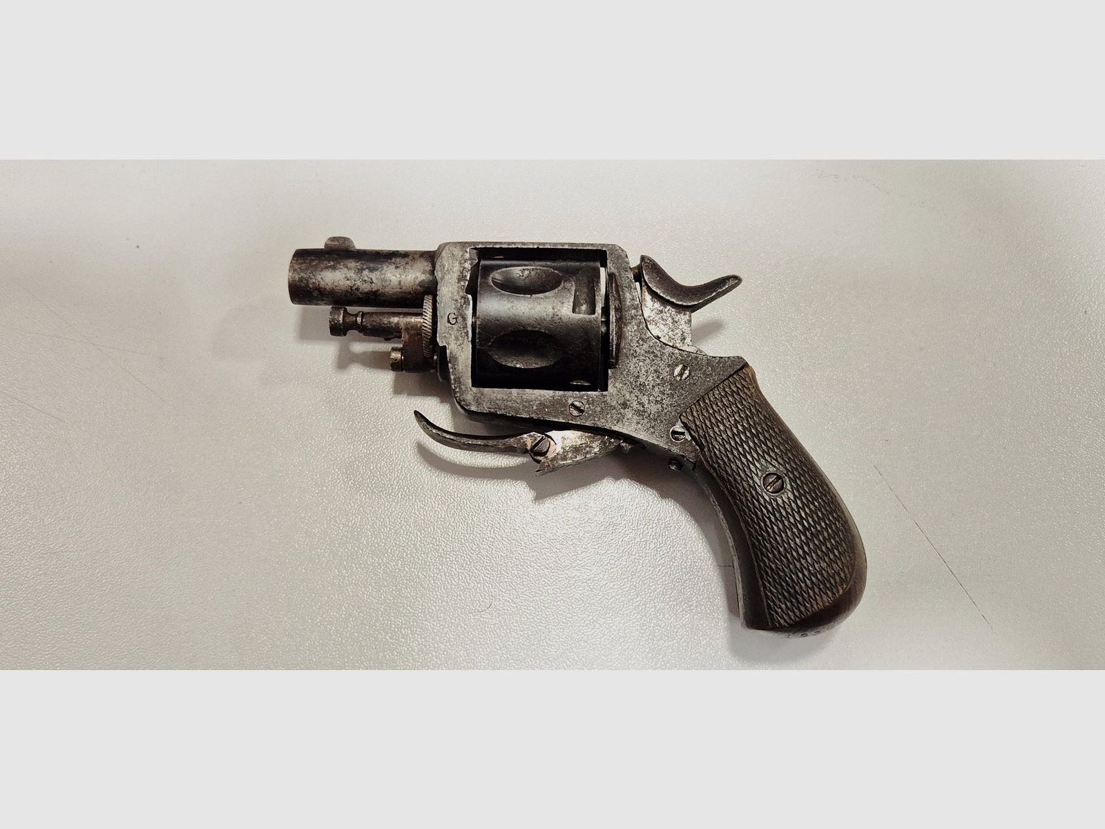 Belgischer Revolver Typ Bulldog Kal. 320, Bild 2 von 8