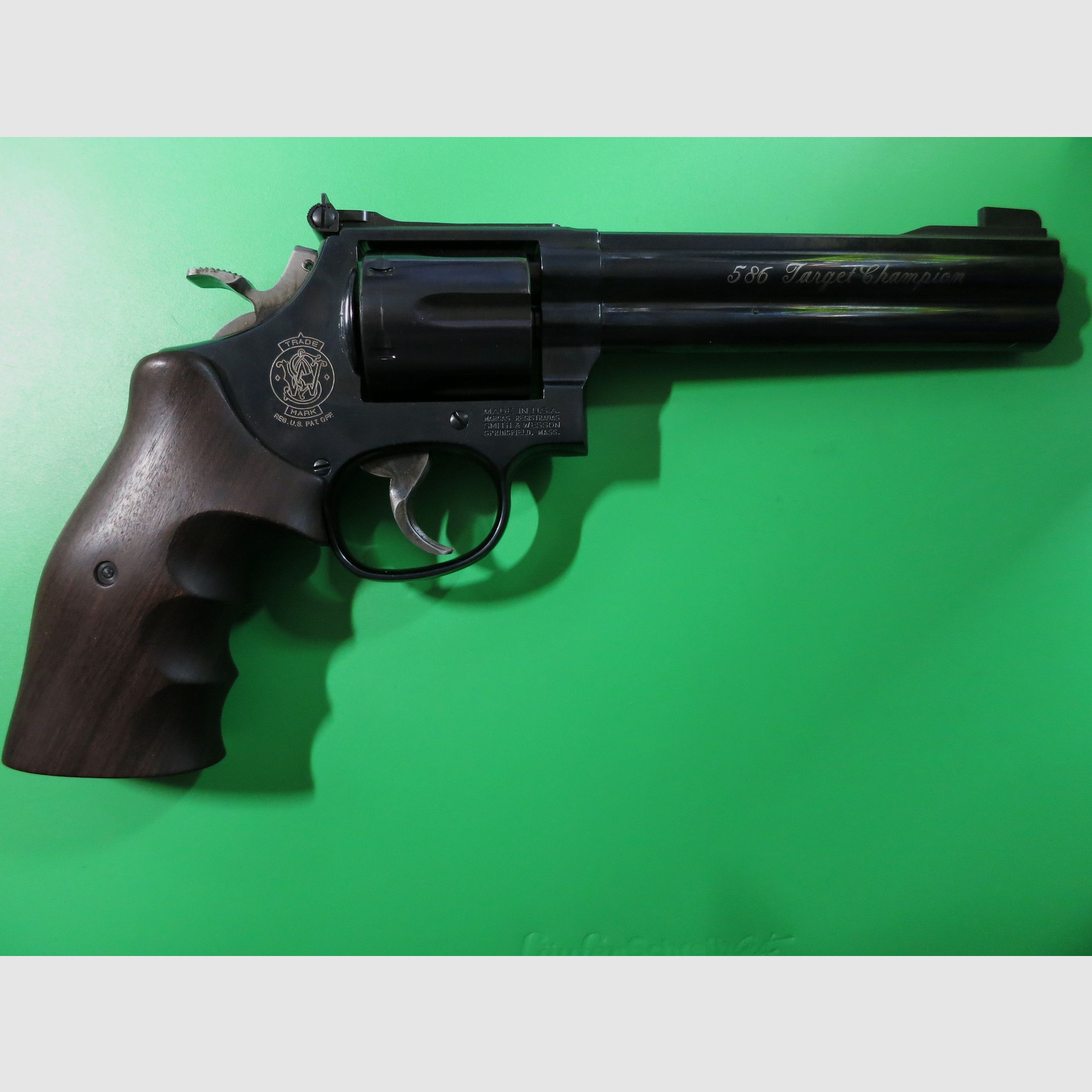 Revolver SMITH & WESSON Model 586-4, Target Champion 6", Cal. 38/357 Mag, Royal Blue #97