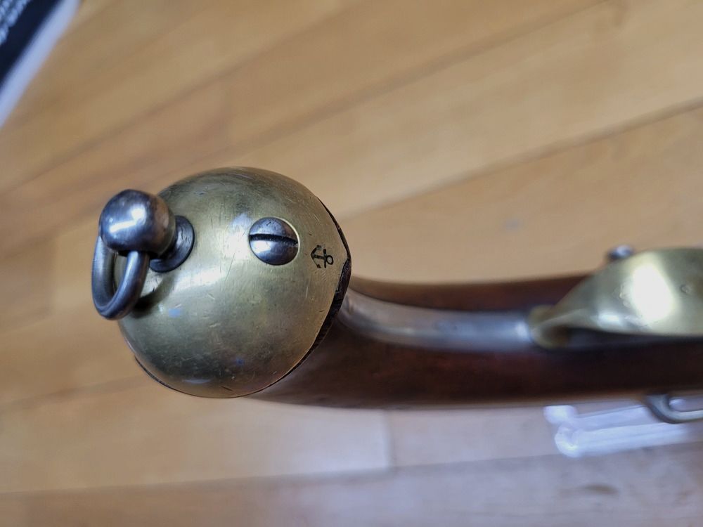 Wspaniały i bardzo rzadki pistolet marynarski model 1849 – Broń z sierpnia 1851 – Krajowa Wytwórnia w Châtellerault – Wszystkie stempelki czytelne i jednorodne – Czytelny stempel drewniany – Stan znakomity – Prawie muzealny eksponat!, zdjęcie 13 z 24