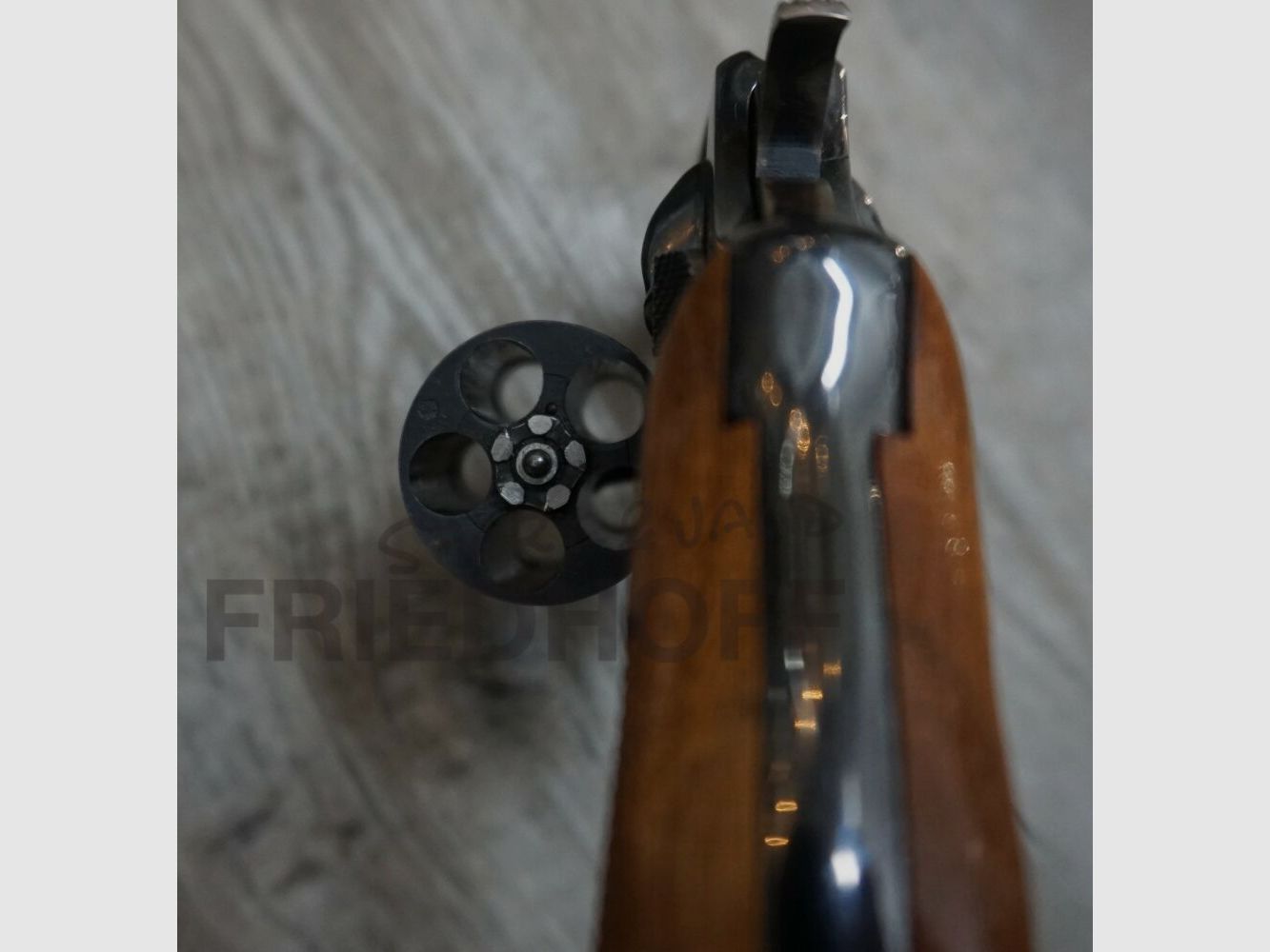 Smith & Wesson	 36