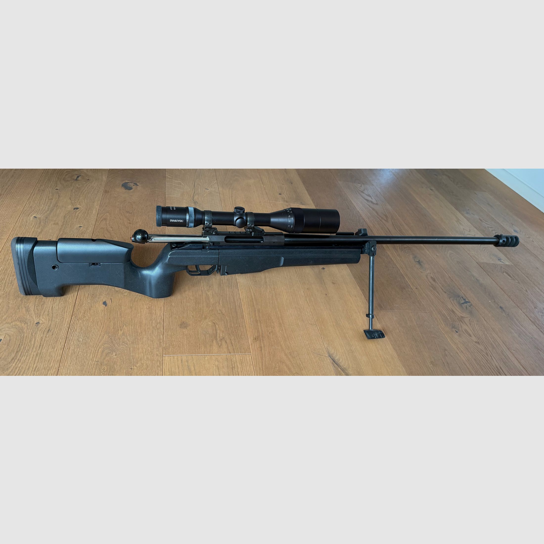 Sako TRG 42, Cal. 300 Win Magnum, negro. Swarovski Habicht, 4-16x50