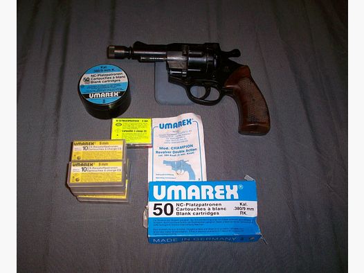 UMAREX - Mod. Champion gas revolver cal. 9 mm + accessories !
