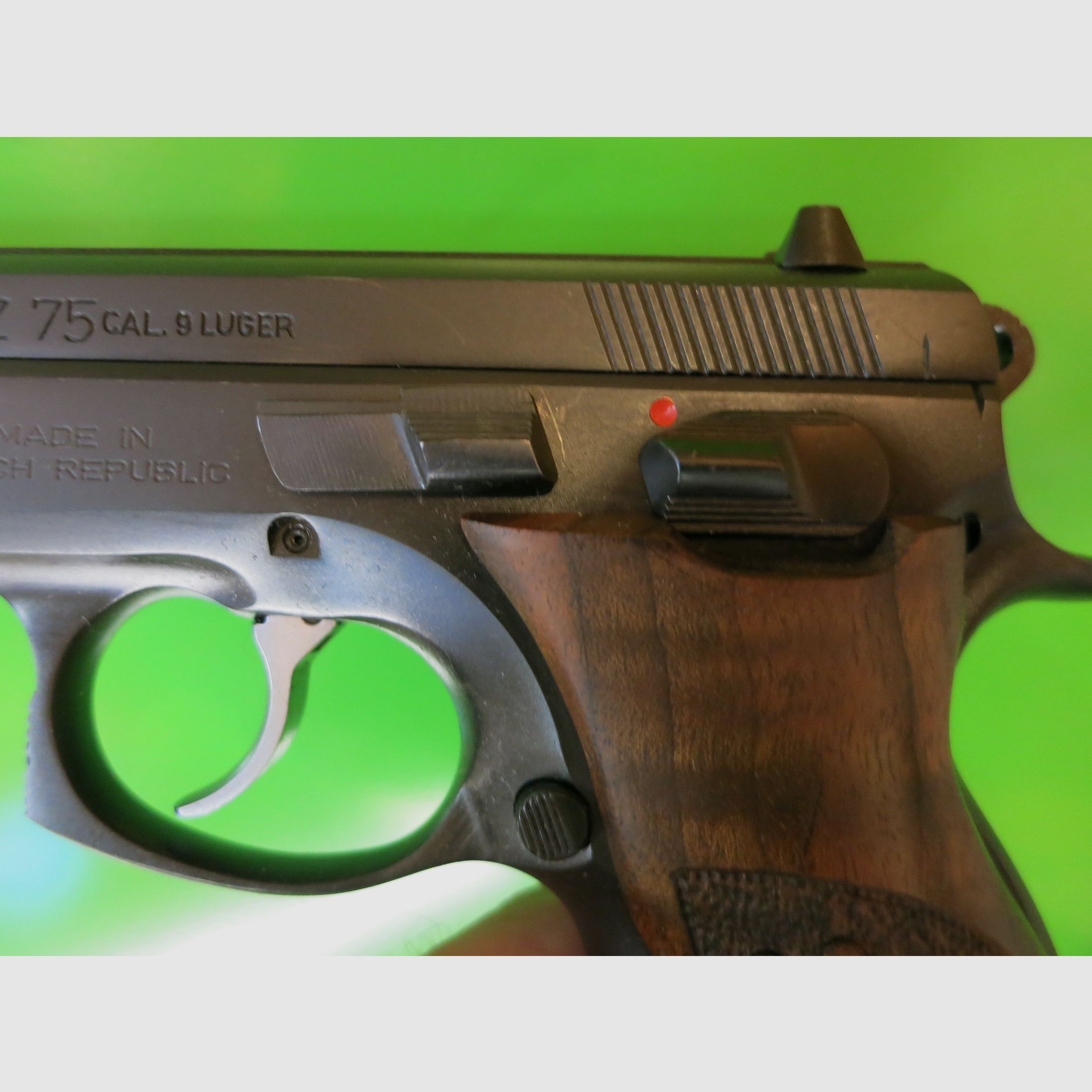 Brünner M 75 or ČZ 75 (Česká zbrojovka), semi-automatic. Self-loading pistol caliber 9 × 19 mm       #93-