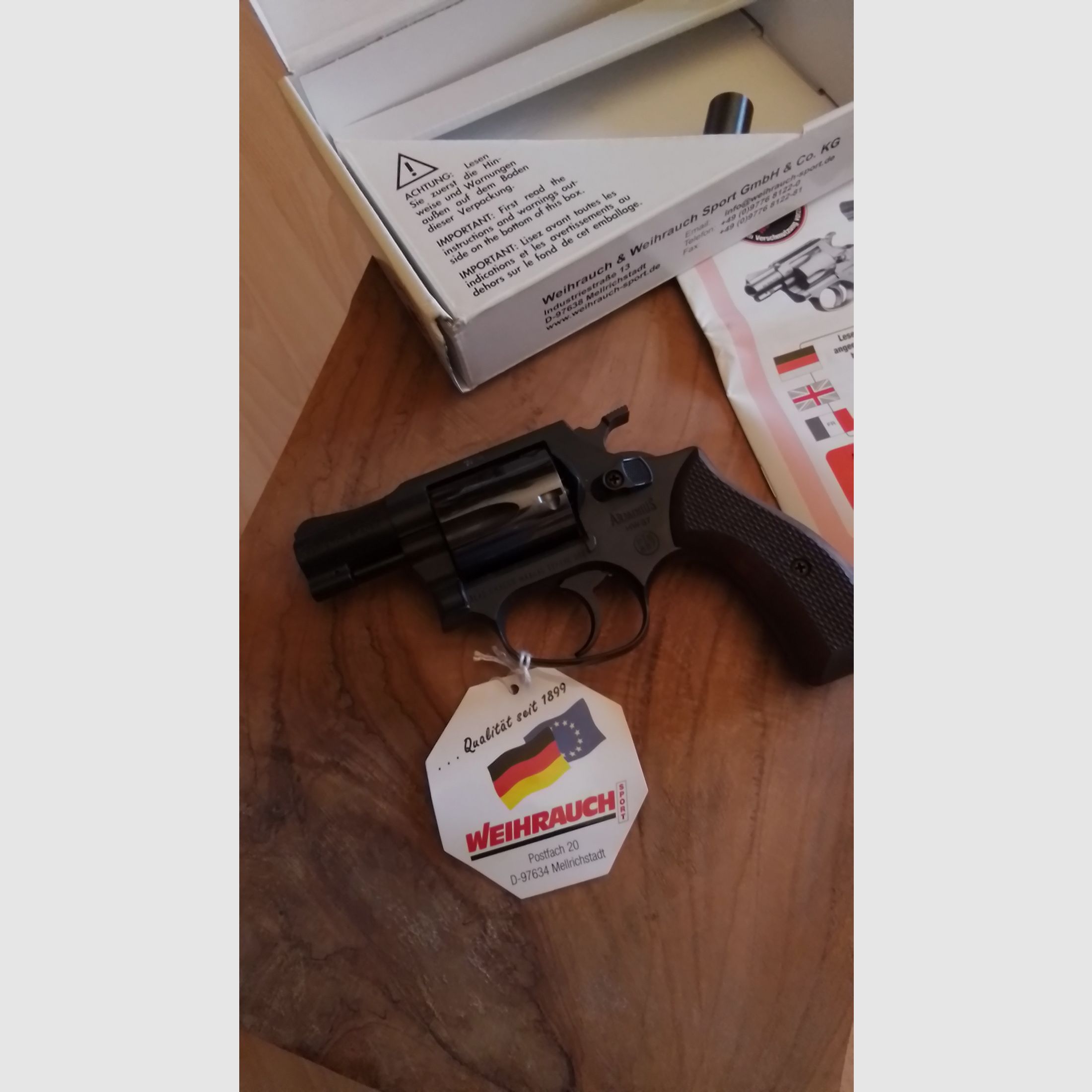 WEIHRAUCH Arminius HW 37 revolver d'alarme / revolver à gaz 9mm bang poignées en bois Neuf