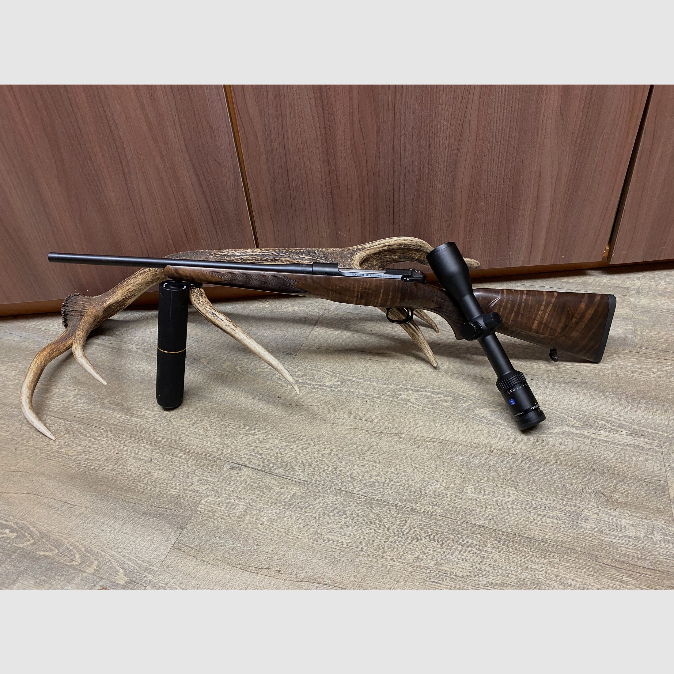 Mauser M12 Expert, mit Zeiss Conquest V6 2-12x50 M, mit Schiene