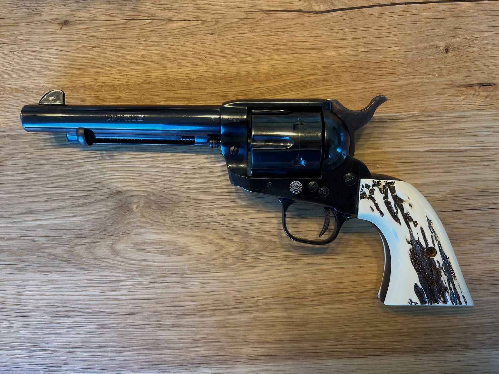 SAA Revolver Taurus Gaucho .45 LC