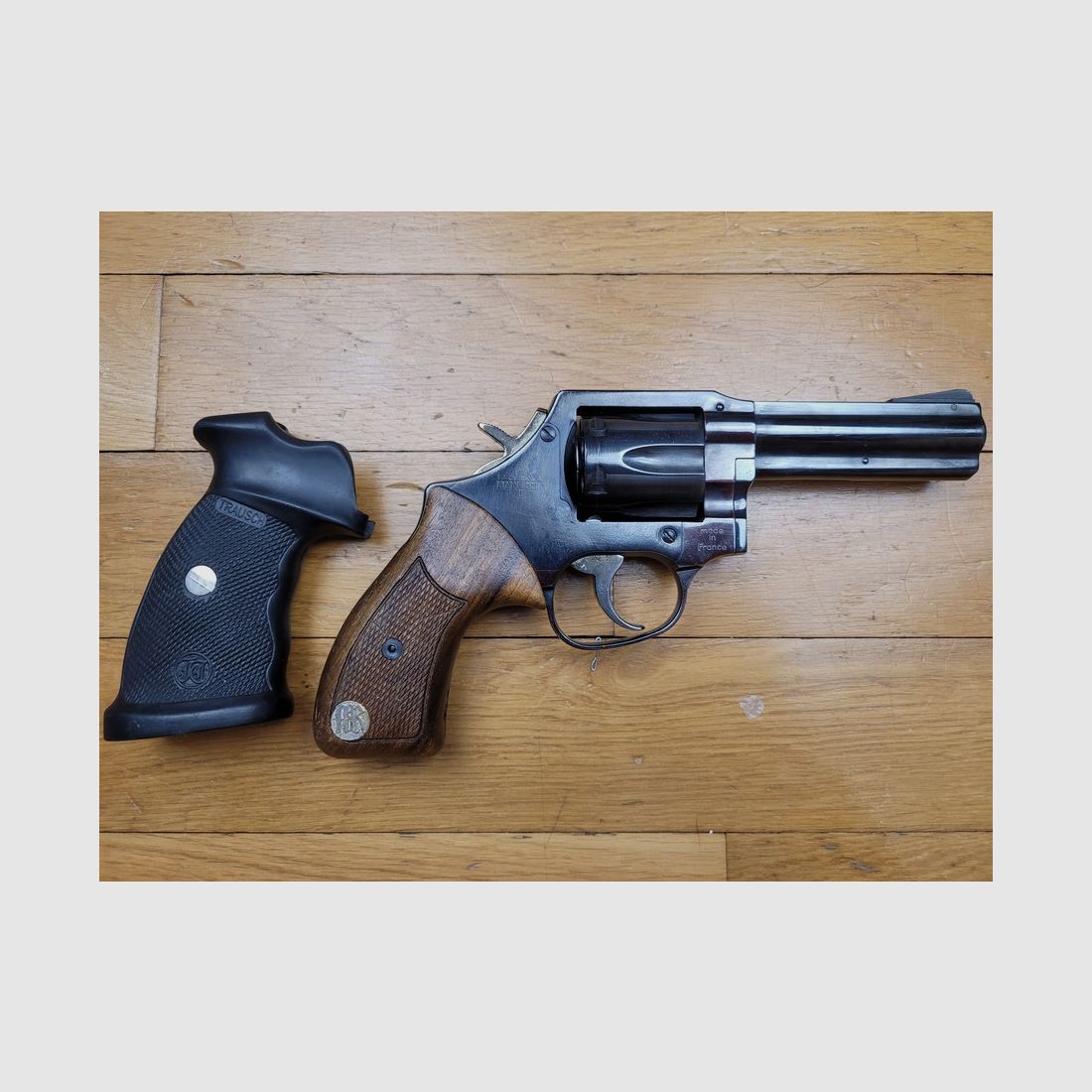 Zeer mooie revolver Manurhin MR73 Police 4 inch – .357 Mag – Fabricage Manurhin serie C uit 1980 – mooie bluing – loop en kamers spiegelglad – strakke boring 355′ – een van de »echte« MR73 verzamelobjecten! – TBE, afbeelding 11 van 17