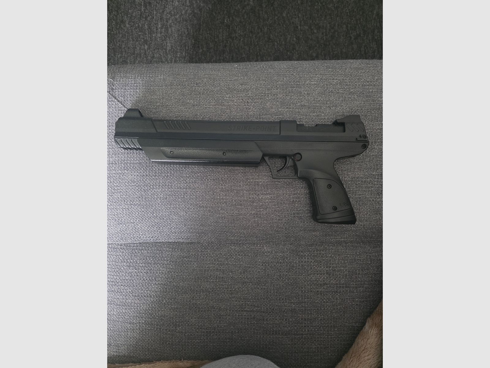 UX Strike Point Pump Luftpistole Kal. 5,5 mm Diabolo schwarz