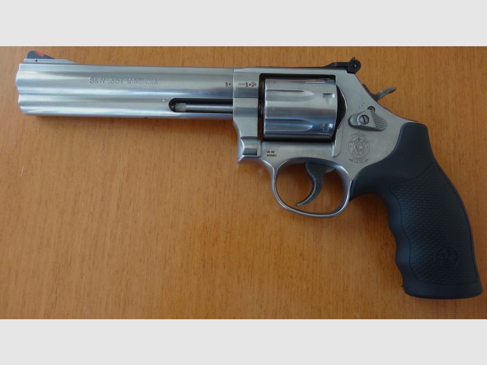 Smith & Wesson Smith & Wesson Revolver: Mod. 686 WO Plus 7- Schuss .357 Magnum.