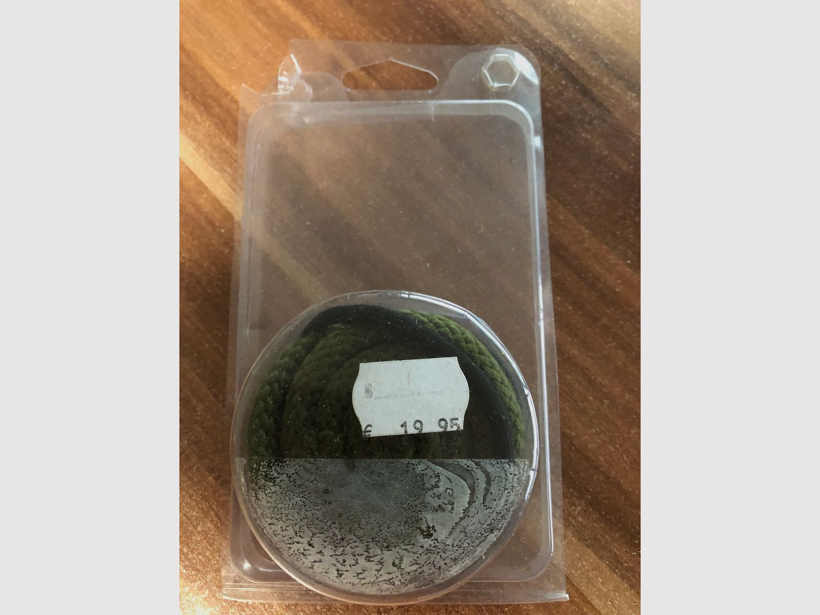 Corde de nettoyage pour armes de poing et plusieurs carabines.