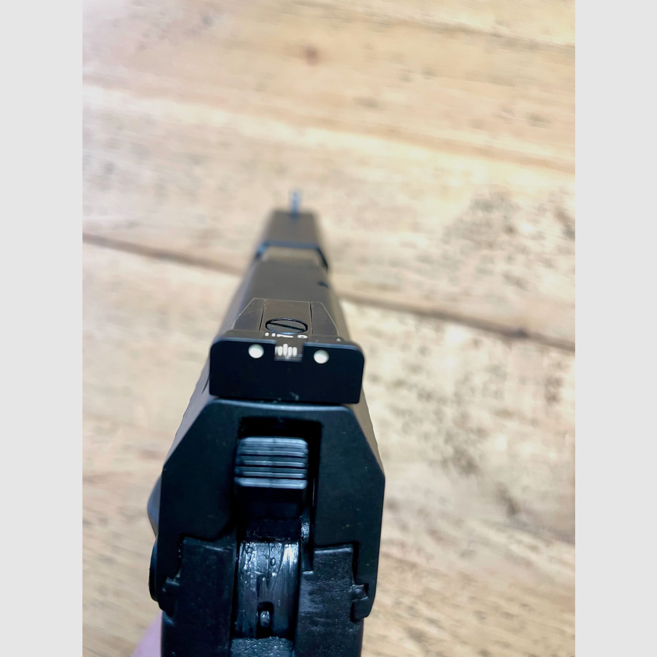 Pistola Heckler & Koch HK USP Tactical - 9mm