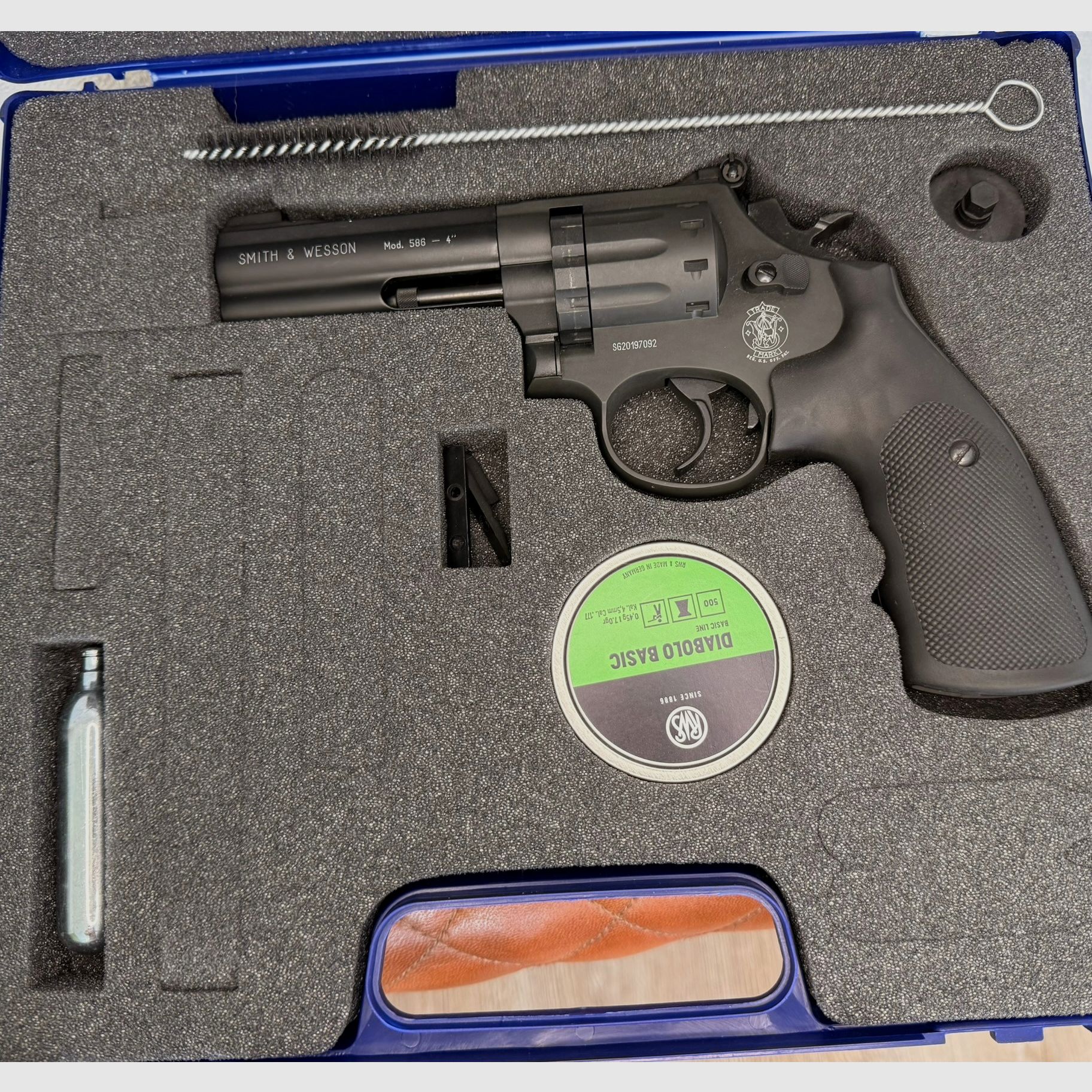 Co2 Revolver Smith & Wesson - 4 inch geblauwde 4,5 mm Diabolo