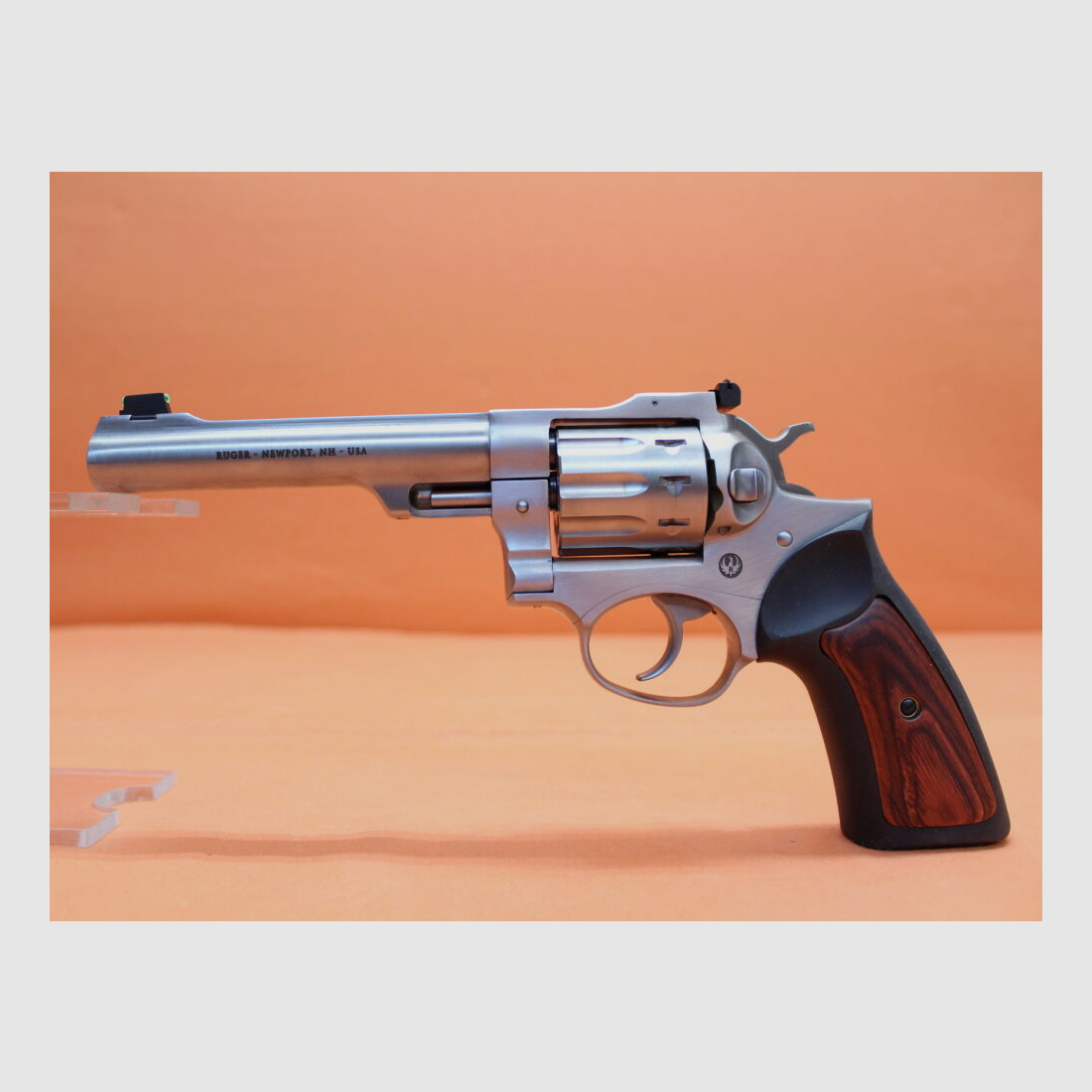 Ruger	 Revolver .22lr Ruger GP100 Stainless 5,5" Lauf/ Mikrometervisier/ 10-Schuss Trommel (.22lfB/.22L.R.)