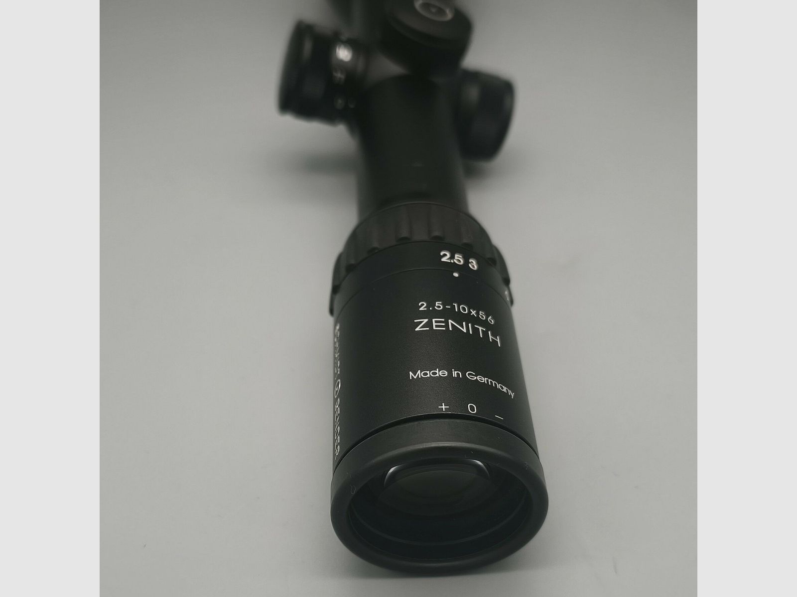 Schmidt & Bender S&B Zenith 2,5-10x56 Richtkijker Reticule FD4 met Verlichte Punt, afbeelding 2 van 10