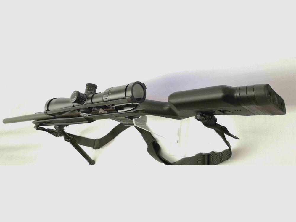 Remington 700 con culata Magpul Hunter y mira HAWKE Vantage