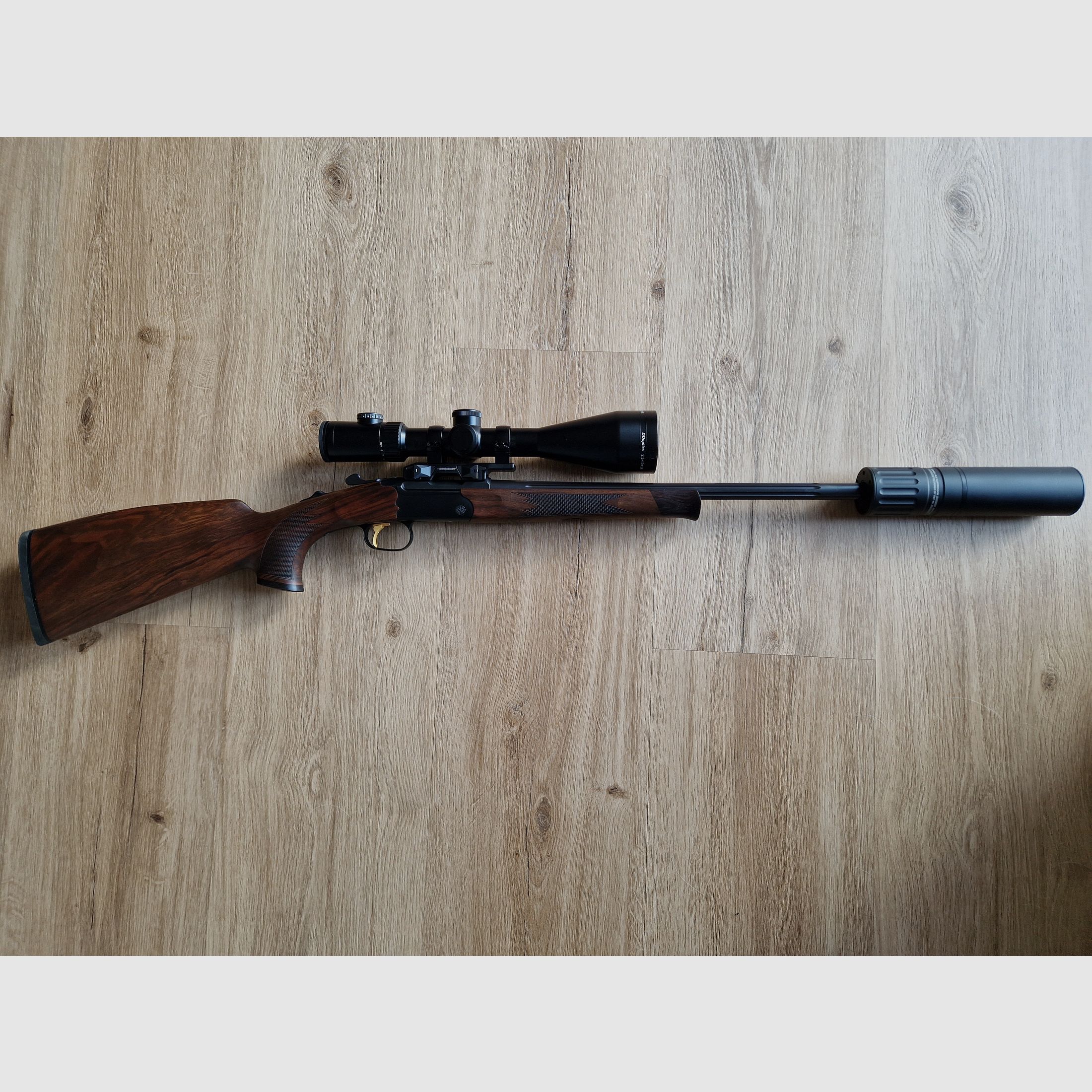 Offerta completa Merkel K5 Extreme calibro .308 Win (ottica inclusa montaggio, silenziatore, custodia per fucile e cinghia per fucile)