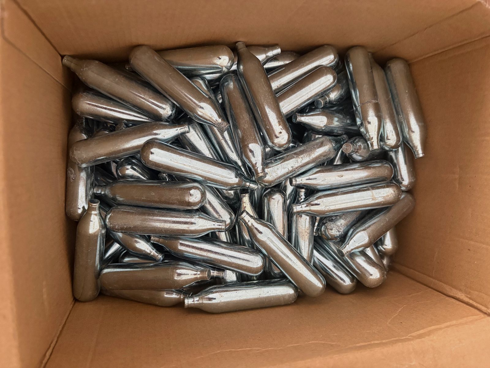 Paintball-set met 100 CO₂-capsules en paintballs