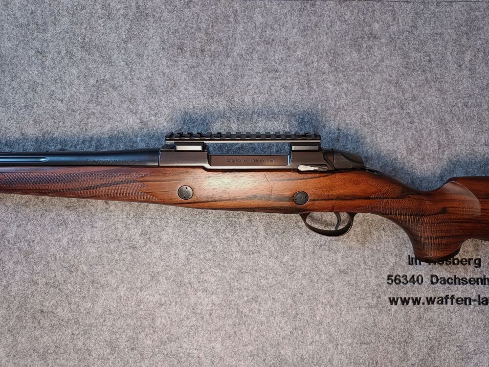 SAKO Finland	 Mod.  85 Black Bear + Grizzly Holzschaft und SD mit Zubehör