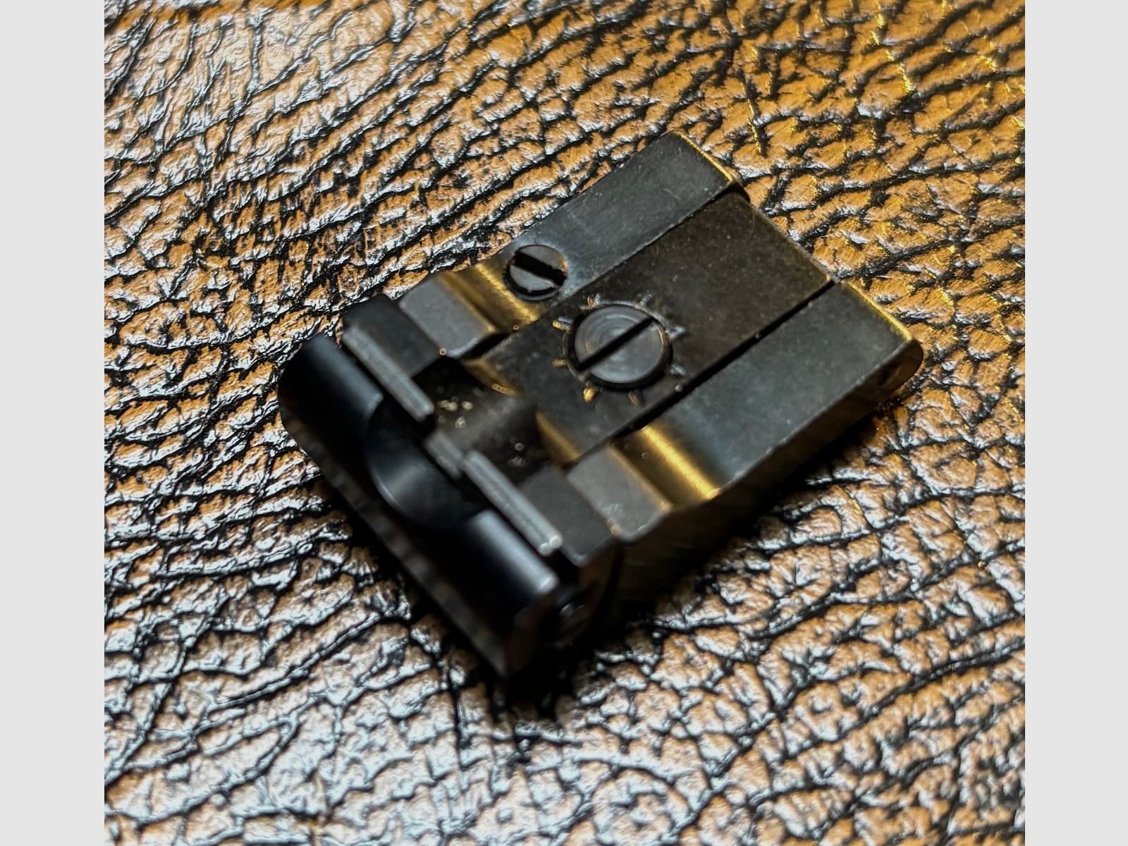 Neuwertige verstellbare Kimme für eine Ruger MK I oder II oder III ?