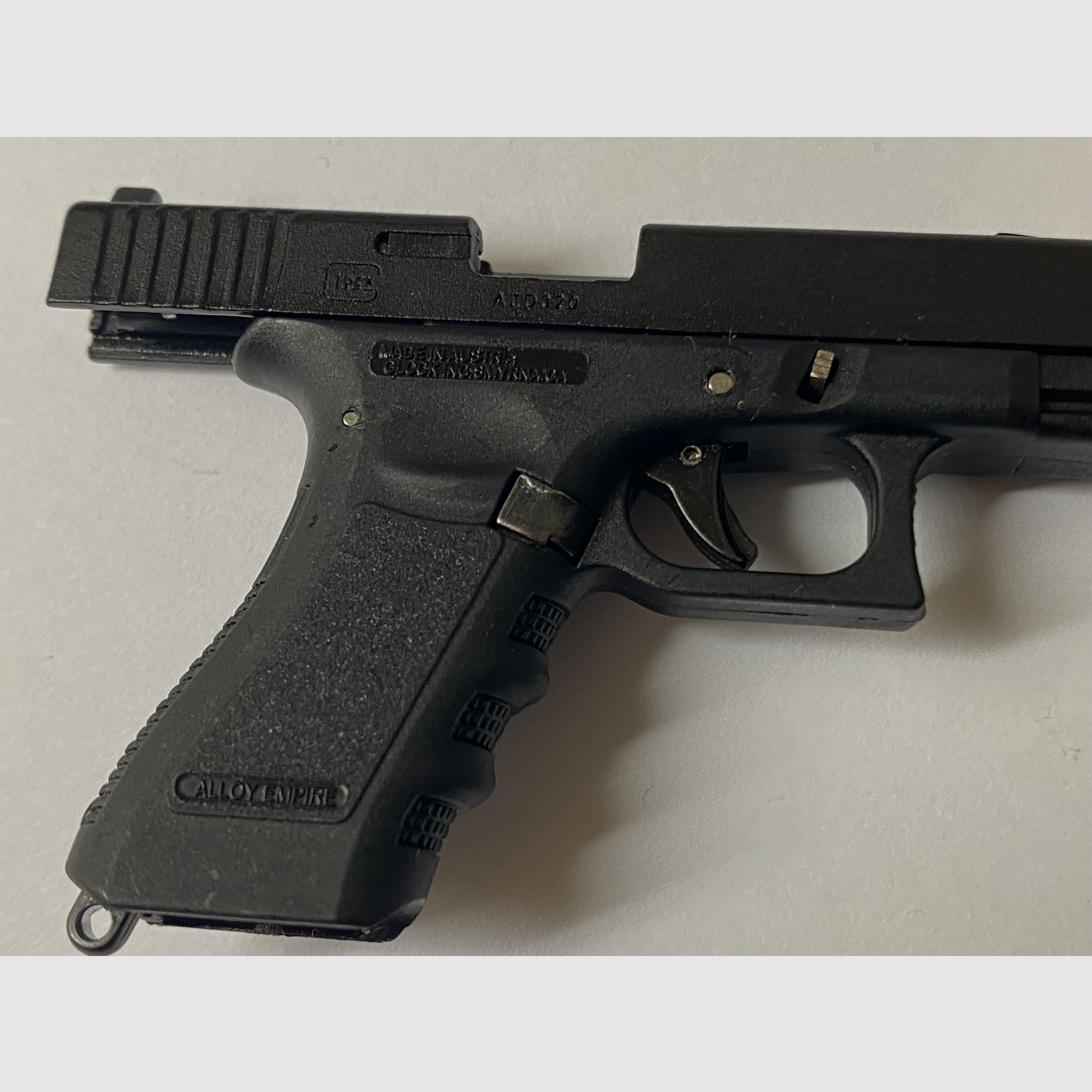 Glock 17 1:3 Mini Schlüsselanhänger mit Box