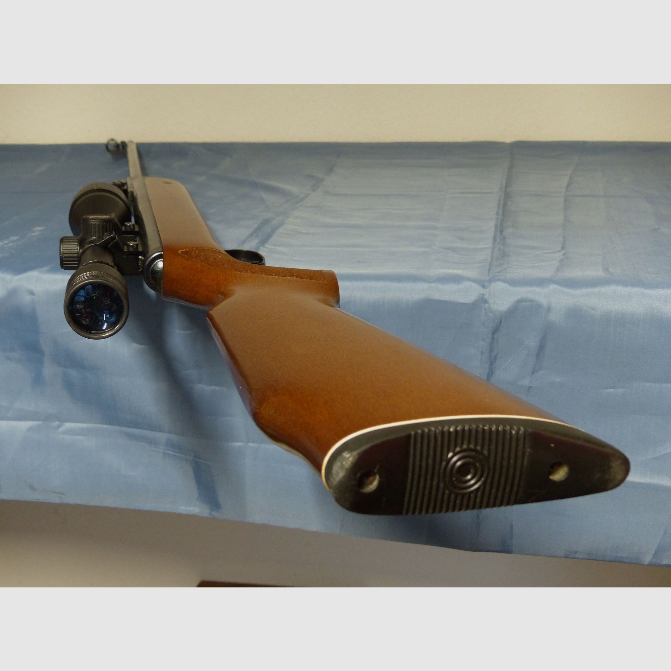 Carabina de aire comprimido Diana modelo 35 con mira telescópica Cal. 4,5 mm en estado como nuevo