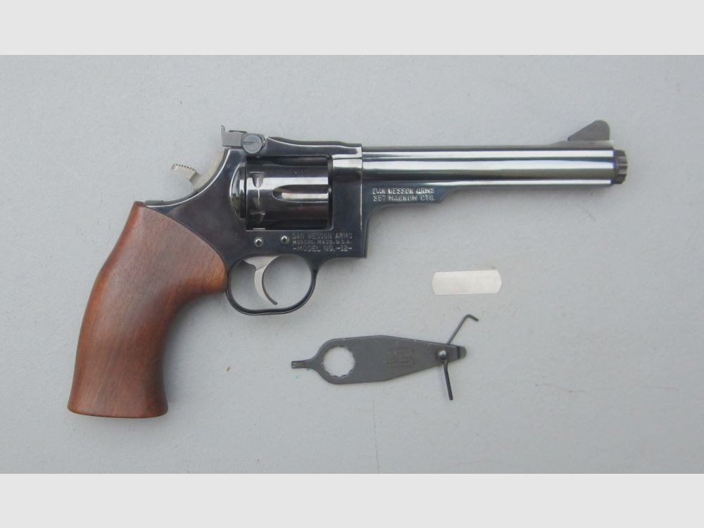 DAN WESSON USA Revolver DAN WESSON USA