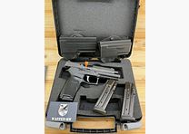 SIG Sauer P320 FullSize met 3x magazijnen, koffer, veiligheidsvlag en 2x holsters 9mmLuger